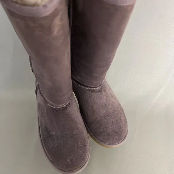 Womens UGG Boots Classic Tall Purple Sheepskin Suede Wool Boho Malibu Sz 6 Fits7
