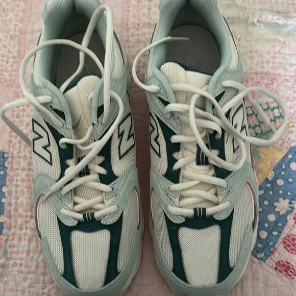 Women's White and Teal New Balance 530