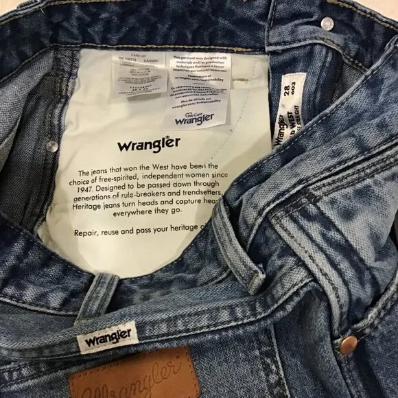 Wrangler 28 (5/6) Wild West High Rise Straight Women’s Jeans Distressed 11233456