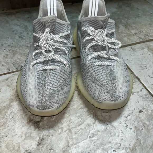YEEZY shoes. Size 7m