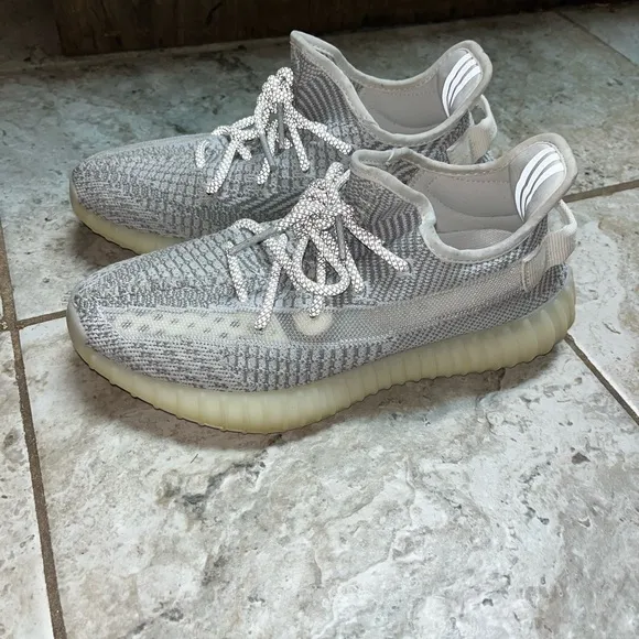 YEEZY shoes. Size 7m