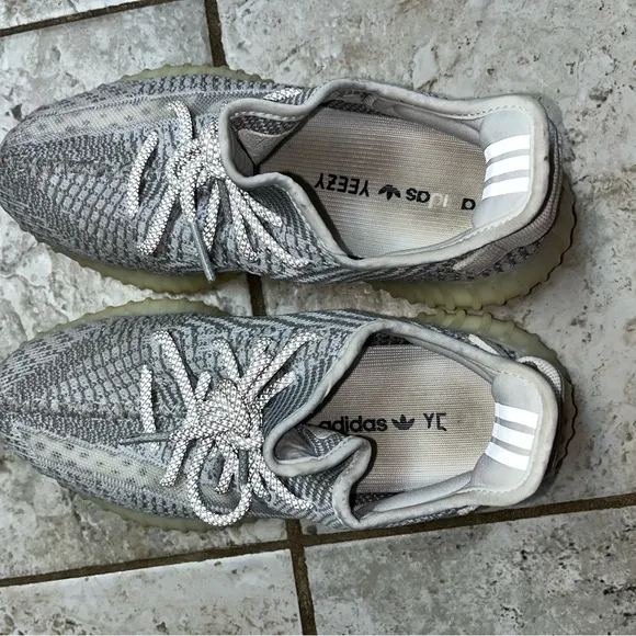 YEEZY shoes. Size 7m