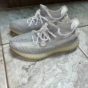 YEEZY shoes. Size 7m