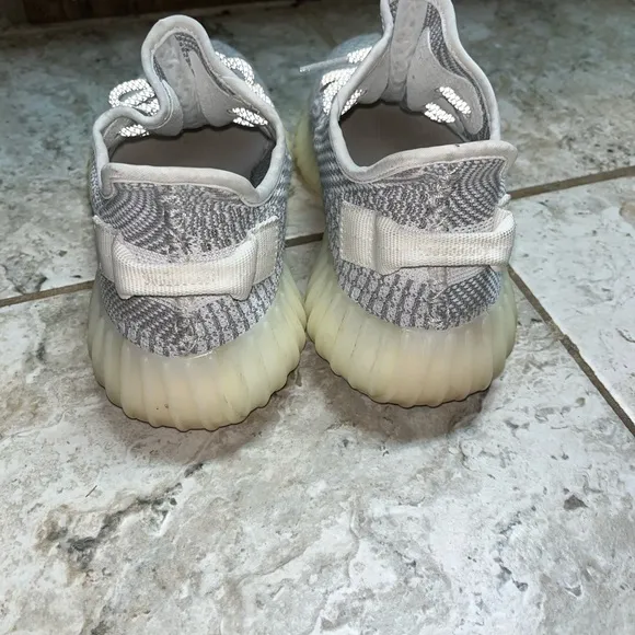 YEEZY shoes. Size 7m