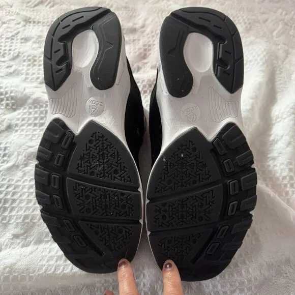 Zeba Sneakers Sz 10 Ash White Men's Slip On Hands Free Shoes Comfort Casual
