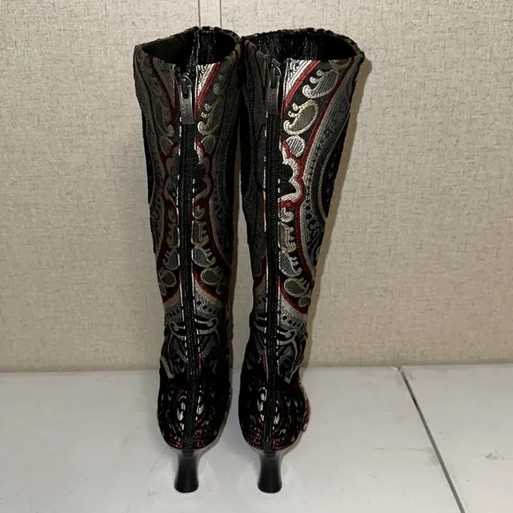 Zeyzani women’s boots Pre-owned EUC Size 7 Multicolored tapestry
