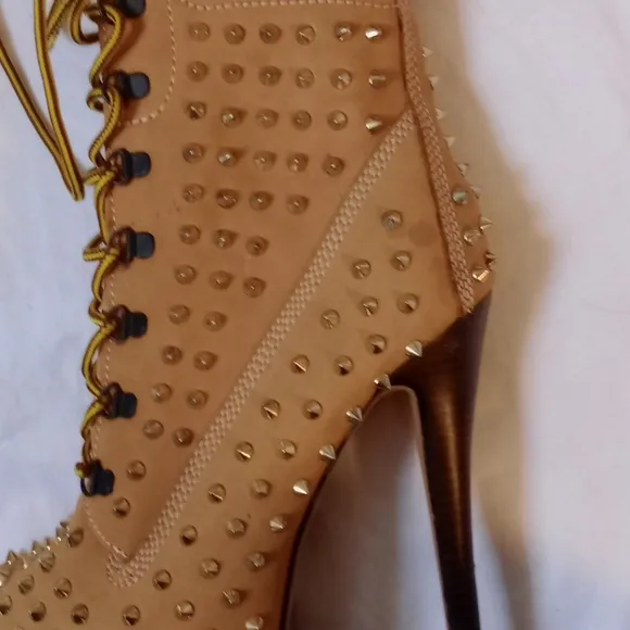 ZIGI girl Tan and Gold Heeled Boots with Studded Design, Size 8.5