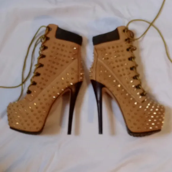 ZIGI girl Tan and Gold Heeled Boots with Studded Design, Size 8.5